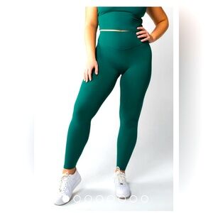 Vitality Cloud II Pant in Evergreen